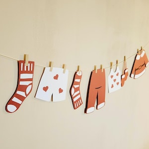 Santa Clothesline Christmas Garland – Eco-Friendly Paper Garland – Holiday Banner – Festive Wall Decor for Winter Home