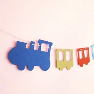Guirlande en carton recyclé Petit train coloré 110cm - Décor de chambre Décor d'anniversaire