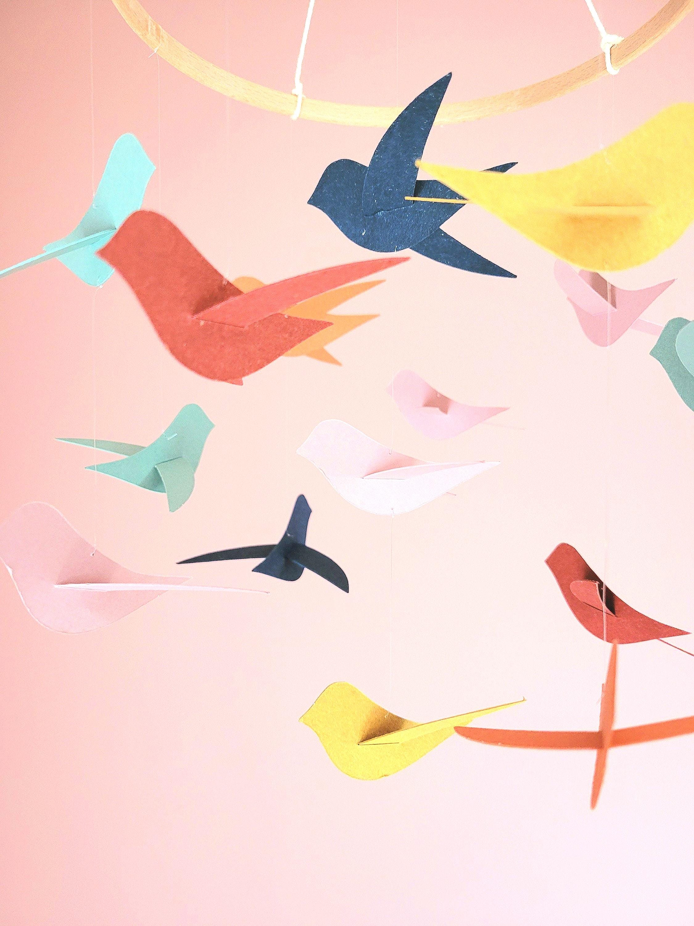 Mobile Oiseaux Colorés Mobile Bébé 15 Oiseaux Multicolores - 20cm - Hauteur  45cm - Décoration Chambre Bébé Cercle Bois Hêtre, image size:2250x3000