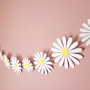 Flores de papel feitas à mão - Guirlanda de 12 margaridas 145 cm em papel cartão reciclado