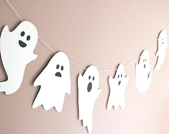 Halloween-Geistergirlande 140 cm – Individuell gestaltbarer Wandbehang aus Recyclingpapier – Handgefertigt