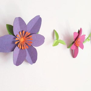 Ghirlanda di fiori personalizzata - 130 cm Fiori e foglie realizzati in cartone eco-responsabile