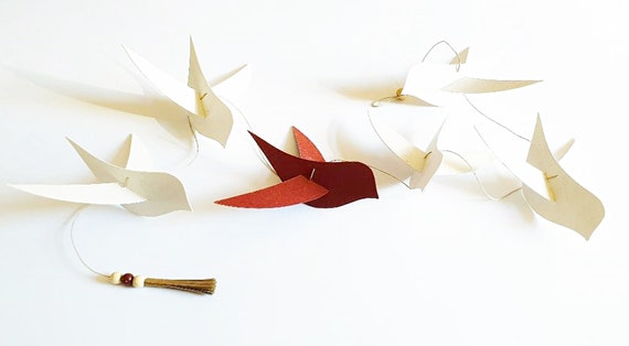 Guirlande Oiseaux Rouge et Blanc - Suspension Verticale Artisanale 120cm