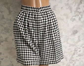 90s Geometric Print Bermuda Shorts: Vintage Black & White Mini Length/ small