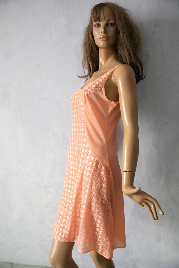 Salmpn pink dress slip 70s vintage nighty/mini le… - image 5