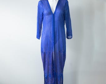 Vintage königsblauer, transparenter langer Morgenmantel / Peignoir / Abendkleid mit Glitzerstickerei / S