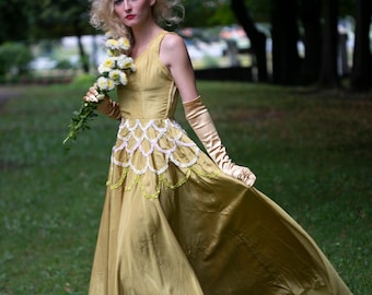1940s Handmade Gold Taffeta Gown – Embroidered Full Circle Skirt, XS/S