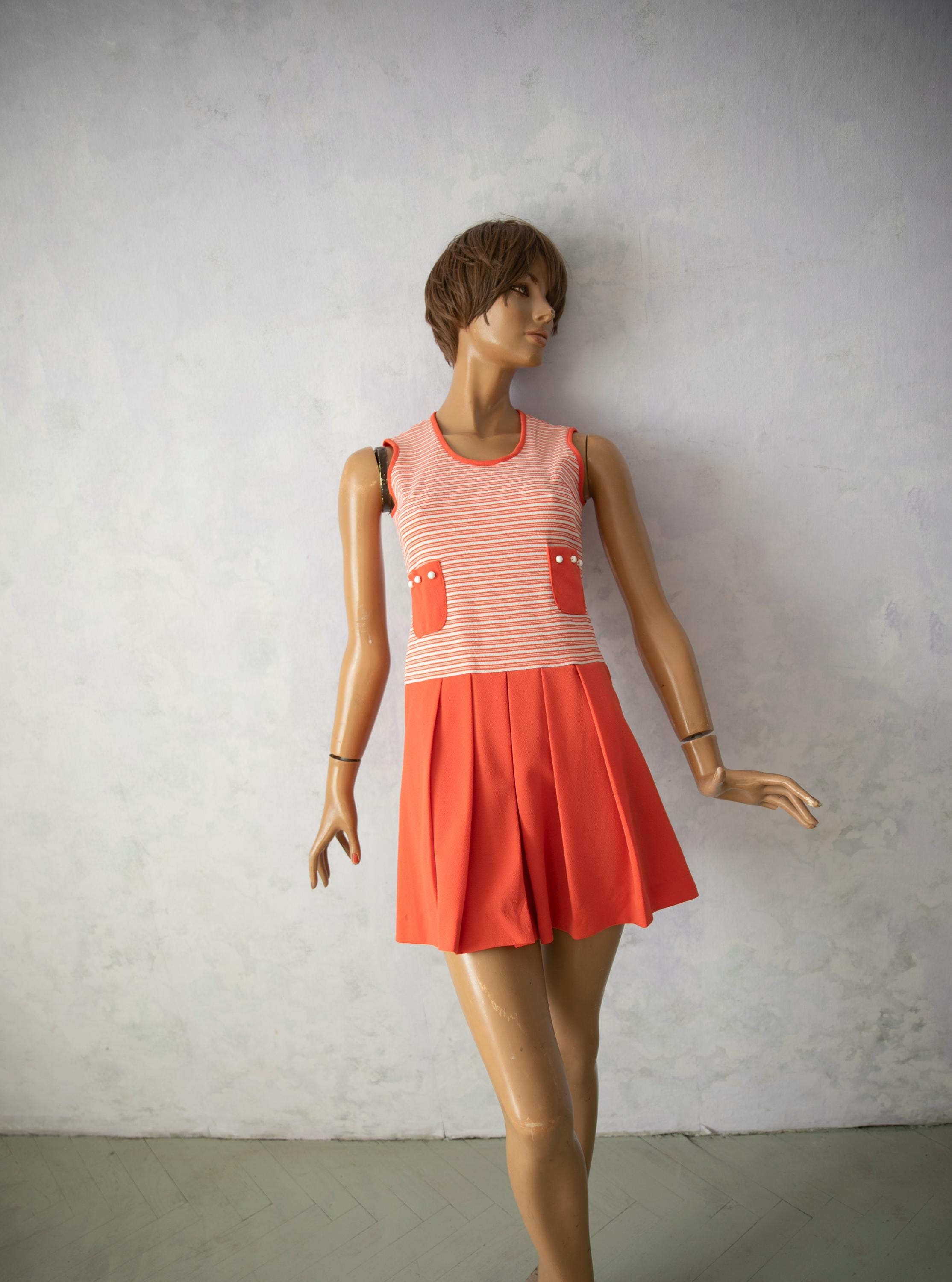 Robe unie années 60 France