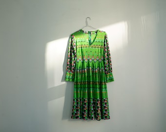 Vintage 70s Green Psychedelic Midi Dress – Italian Mod Print, XS-S