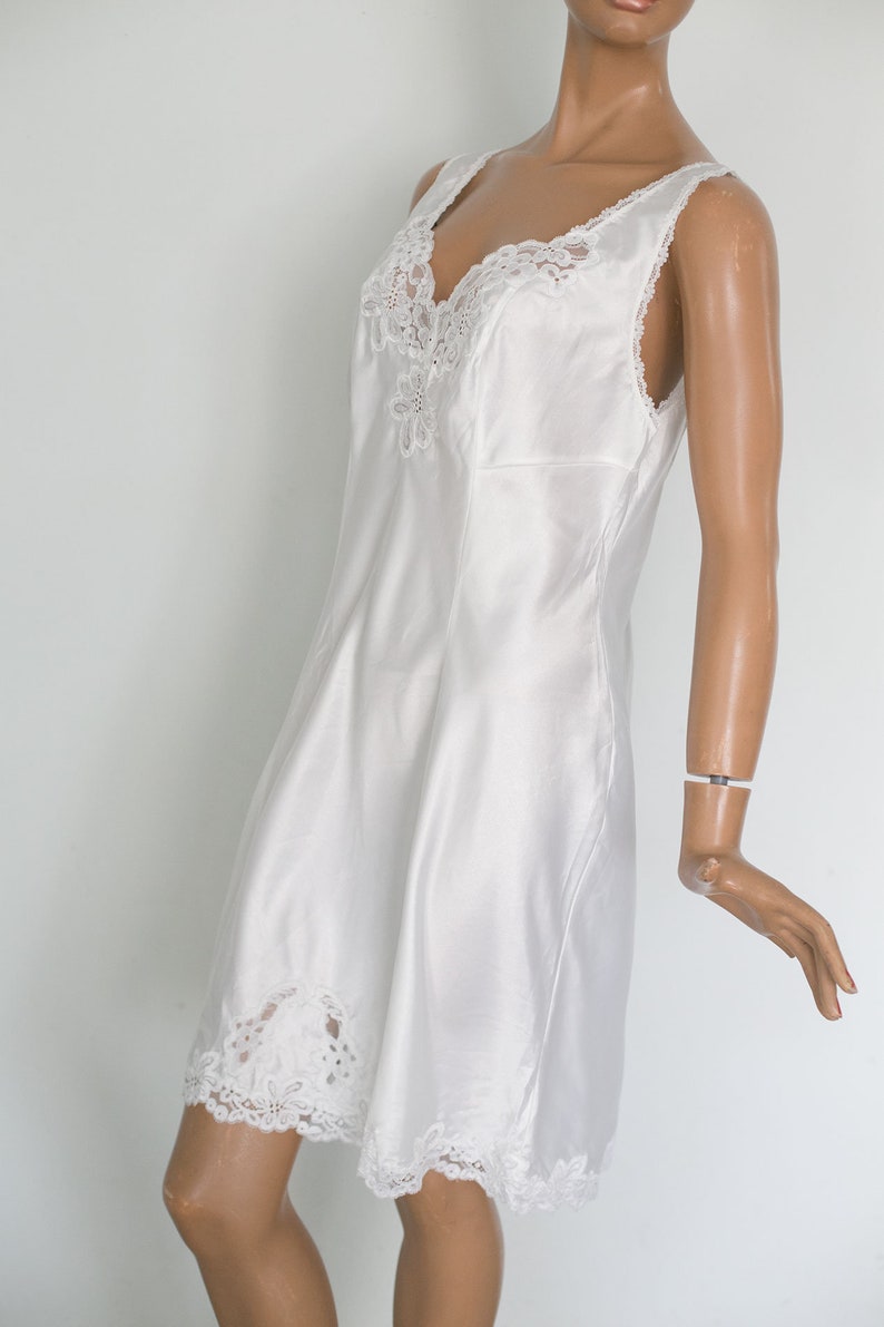 80s woman vintage white night dress slip knee length petticoat lace bust part trim knee length night gown ML