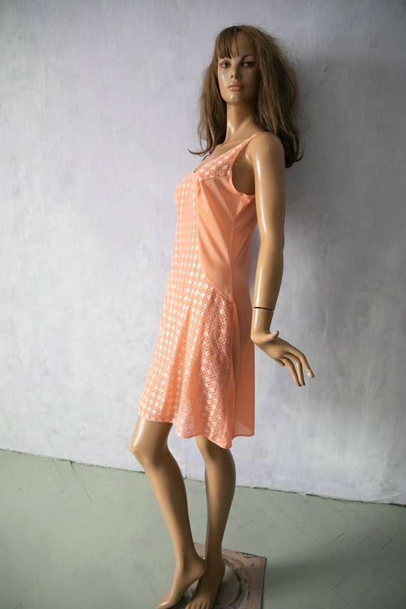 Salmpn pink dress slip 70s vintage nighty/mini le… - image 4