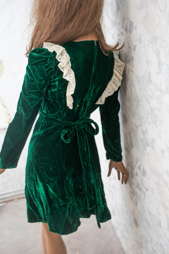 Victorian Style dress/  60s vintage emerald green… - image 8