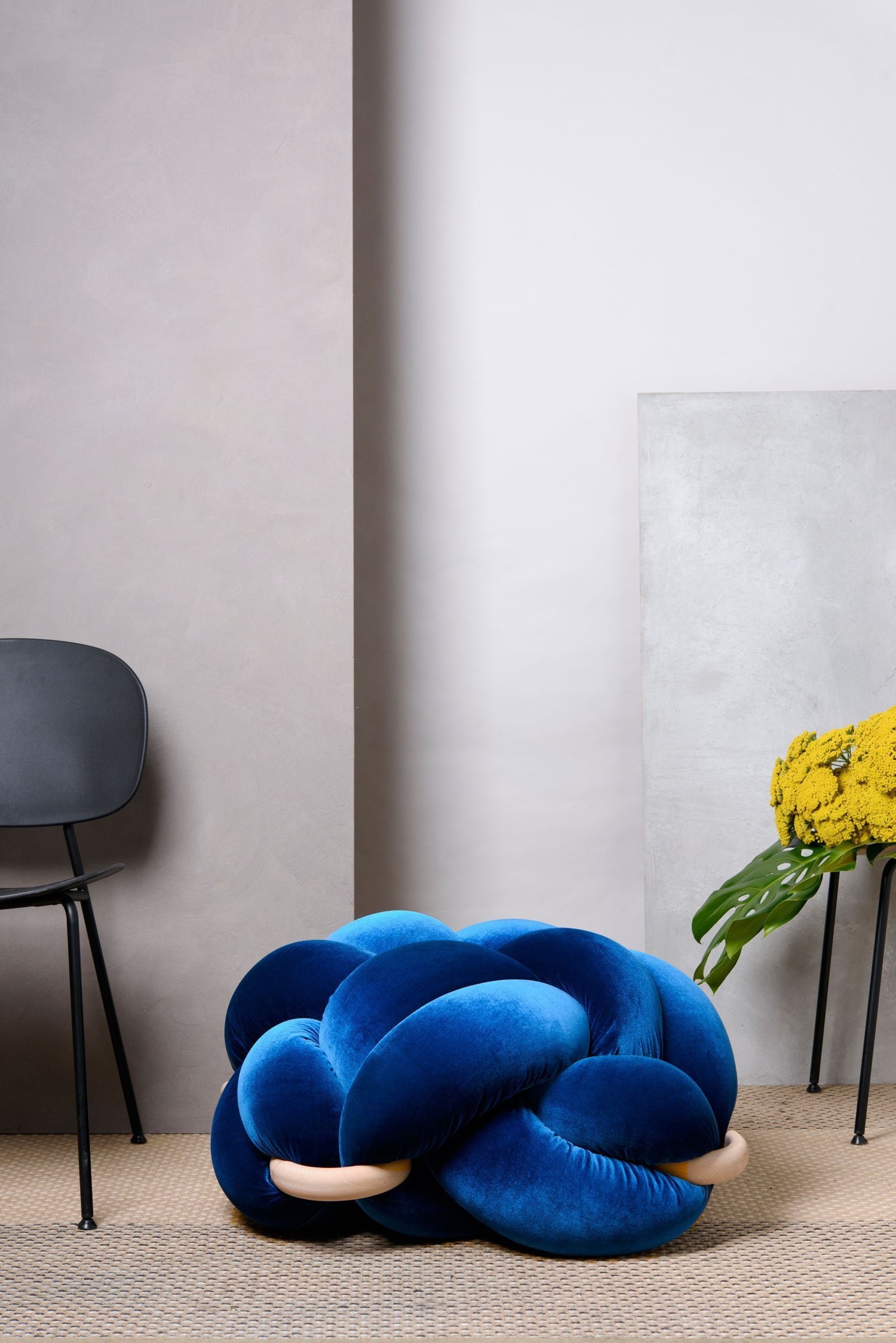 Blue velvet floor cushion Clearance