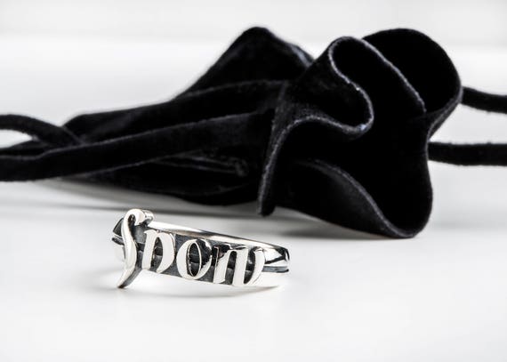 Jon Snow ring, Game of Thrones inspired Jon Snow sword style jewelry, Jon Snow silver sword ring
