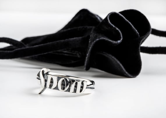 Jon Snow ring, Game of Thrones inspired Jon Snow sword style jewelry, Jon Snow silver sword ring