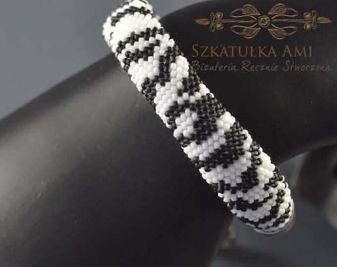 White black bracelet zebra bracelet seed beads bracelet safari style wilde bracelets tiny beads gift for her crochet bracelet womens girls