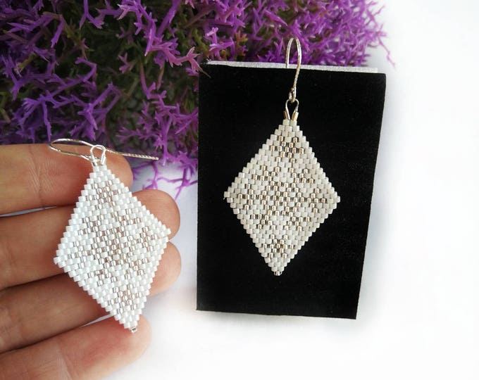 Star earrings, christmas earrings, snow earrings, beaded earrings, statement earrings, dangle earrings, triangles earrings, seed beads