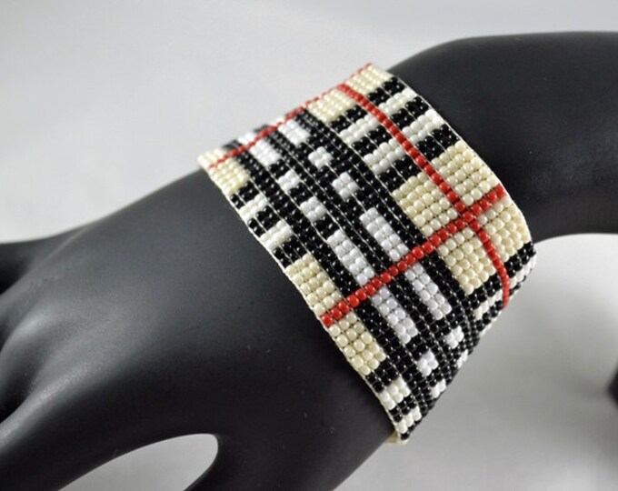 Plaid jewelry made to order, plaid woven beaded bracelet, loom tartan pattern, gift for sister and mother