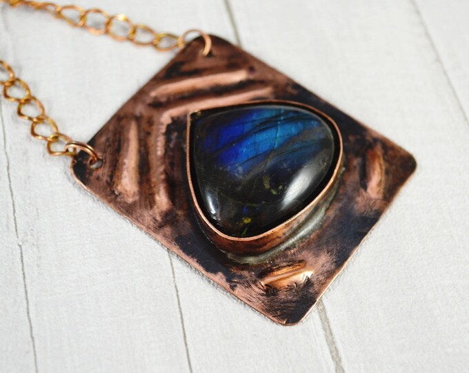 Blue labradorite, stone necklace, Copper necklace, Metal plate necklace, Metal sheet, amulet necklace, Pendant stone, Chainmalle necklace