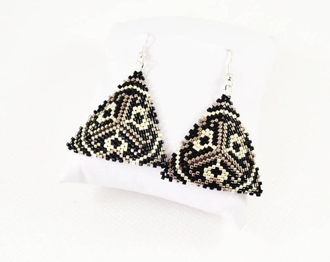 Metallic Black silver triangles earrings Woven earrings Seed beads earrings Metallic Gift for her Elegant viper Drop earrings Dangle