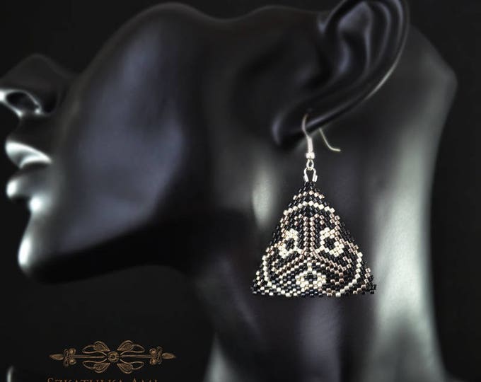 Metallic Black silver triangles earrings Woven earrings Seed beads earrings Metallic Gift for her Elegant viper Drop earrings Dangle