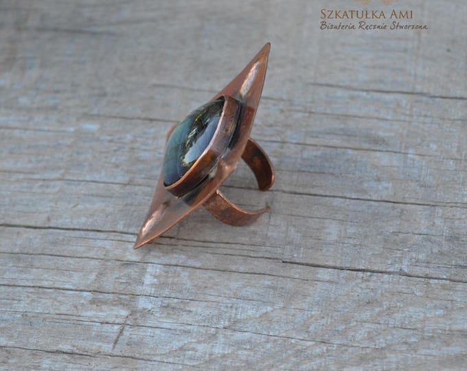 Square ring, labradorite ring, big large ring, copper ring, statement ring, metal ring, gemstone ring, labradorite jewelry, witchy ring