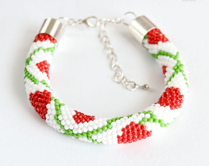 flower bracelet, beaded bracelet, crochet bracelet, christmas gift, women gift, handmade gift, seed bead bracelet, jewelry women, rustic