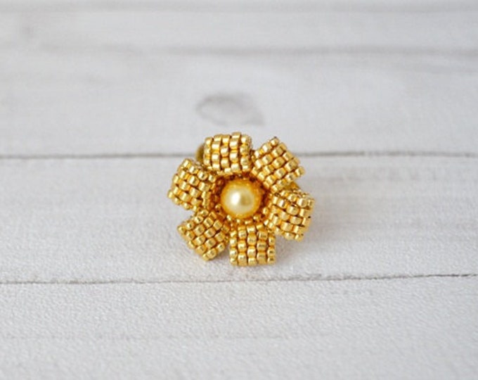 Ring with Swarovski pearl Flower ring Gold Beads ring Size universal Gift for her Flower pearl Beading ring Large Weddings Pearl Swarovski