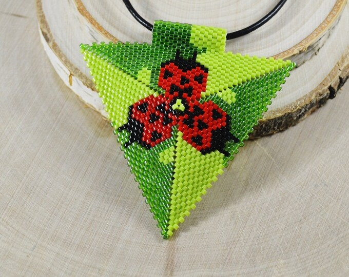 ladybug necklace, girl necklace, lady bird, lady bug beaded, pendant beaded, seed bead necklace, summer jewelry, triangle geometric