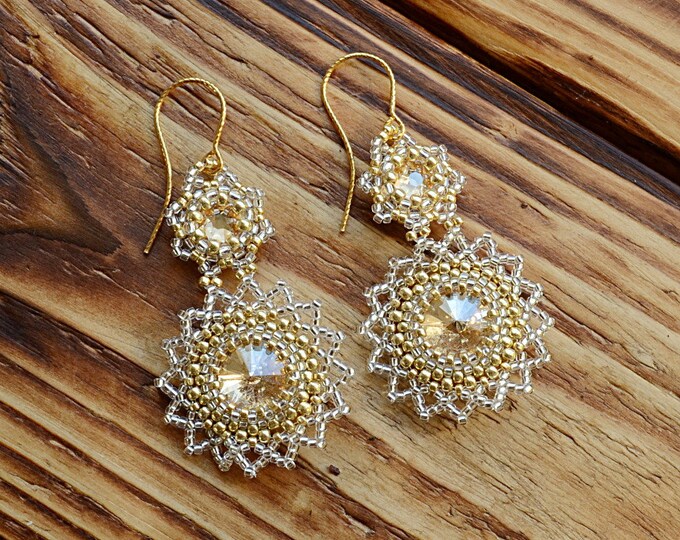 bride earrings, swarovski earrings, glowing earrings, shiny earrings, wedding earrings, crystal earrings, Rivoli earrings, flower earrings