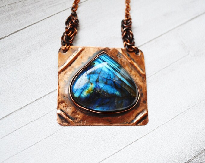 Blue labradorite, stone necklace, Copper necklace, Metal plate necklace, Metal sheet, amulet necklace, Pendant stone, Chainmalle necklace
