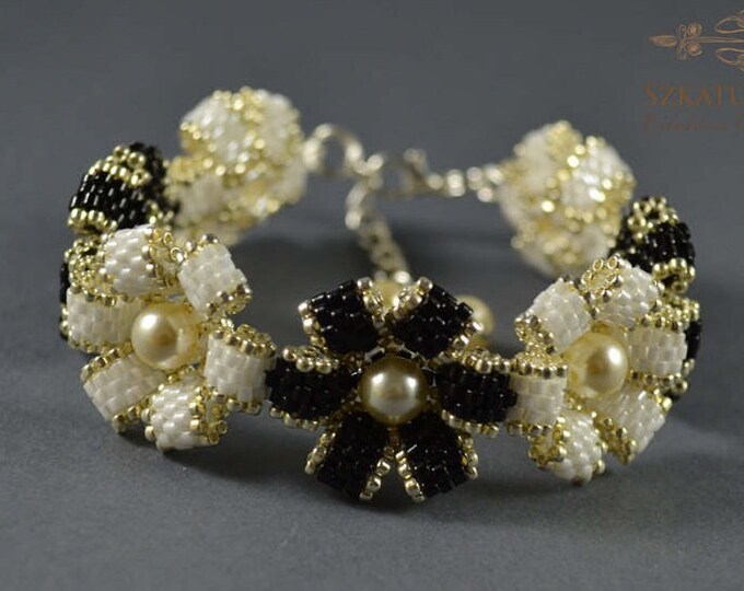 Flower bracelet, black and white, pearl swarovski, seed bead bracelet, woven bracelet, elegance bracelet, beaded bracelet, bracelet gift