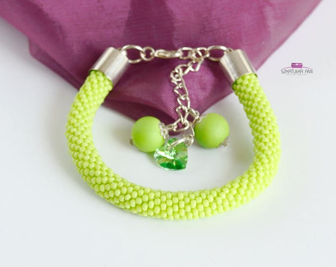 Beaded bracelet, green bracelet, women gift, seed bead crochet bracelet