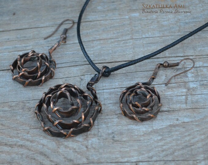 Twisted roses Copper earrings necklace Set Jewellery Roses pendant Spiral earrings Metal necklace Copper jewelry Gift for her womens leather