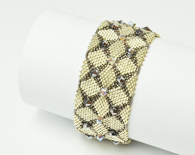 Swarovski crystals, braided bracelet, aluminum and nickel