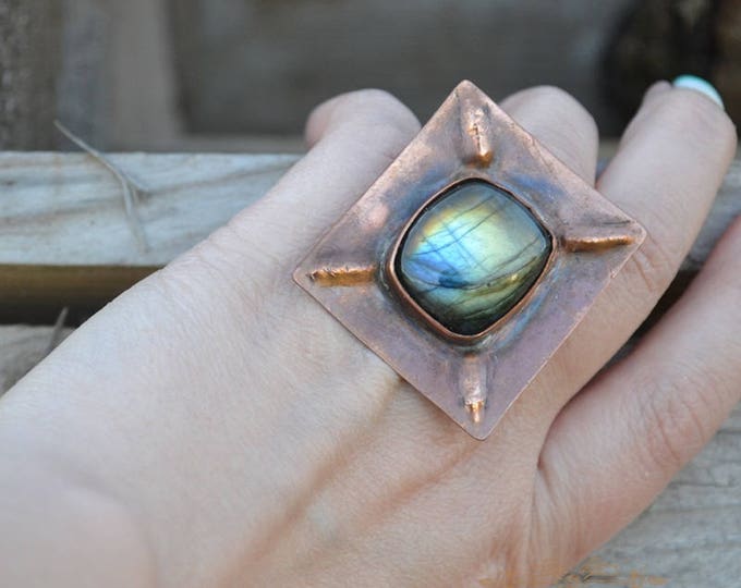 Square ring, labradorite ring, big large ring, copper ring, statement ring, metal ring, gemstone ring, labradorite jewelry, witchy ring