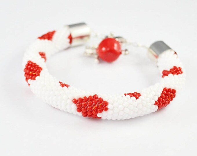 Heart bracelet, Beaded Bracelet, Crochet Bracelet, Seed Bead Bracelet, Beaded Red Bracelet, Must Have Jewelry, christmas gift, lovely gift