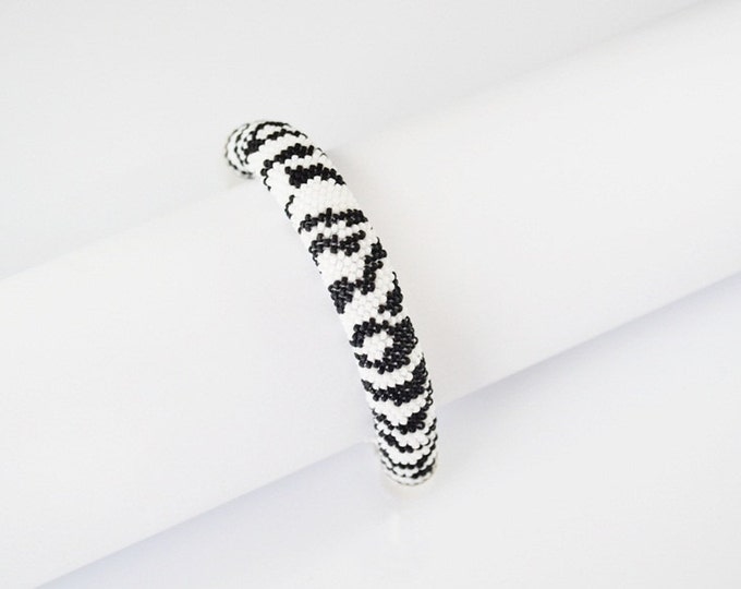 White black bracelet zebra bracelet seed beads bracelet safari style wilde bracelets tiny beads gift for her crochet bracelet womens girls