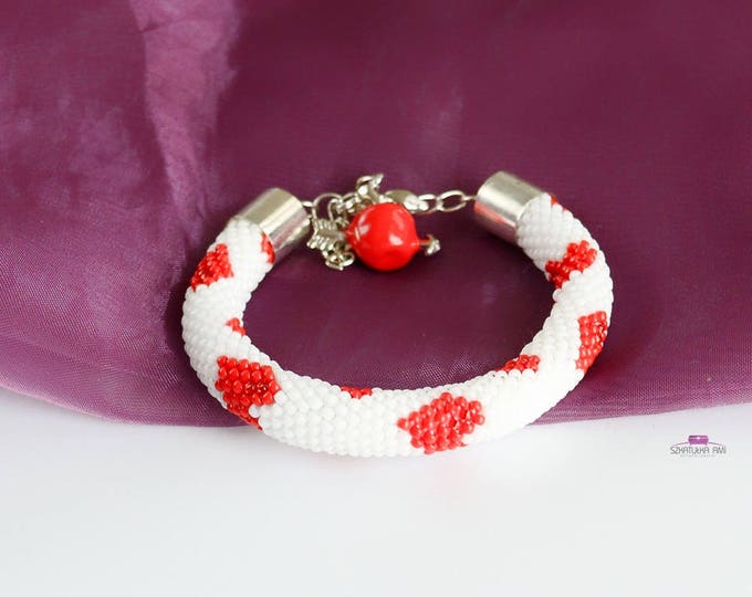 Heart bracelet, Beaded Bracelet, Crochet Bracelet, Seed Bead Bracelet, Beaded Red Bracelet, Must Have Jewelry, christmas gift, lovely gift