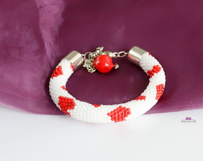 Heart bracelet, Beaded Bracelet, Crochet Bracelet, Seed Bead Bracelet, Beaded Red Bracelet, Must Have Jewelry, christmas gift, lovely gift