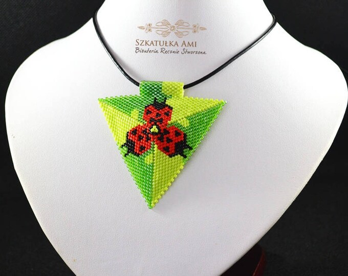 ladybug necklace, girl necklace, lady bird, lady bug beaded, pendant beaded, seed bead necklace, summer jewelry, triangle geometric