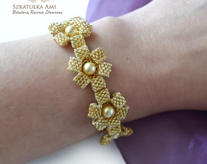 gold bead bracelet, bride bracelet, corsage bracelet, bridesmaid bracelet, flower bracelet, beaded bracelet, wedding bracelet, pearl flower