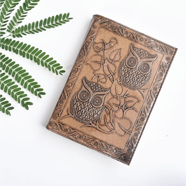 Cuaderno de cuero con búho en relieve: cuaderno de bolsillo hecho a mano (7x5)
