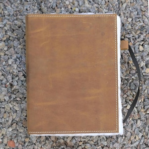 ASCETIC - Diario ricaricabile in pelle vintage, fatto a mano in stile antico, carta bianca con bordo frastagliato, con chiusura elastica e portapenne/ Dimensioni 8*6