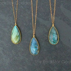 Gold Labradorite Necklace, Labradorite Pendant, Labradorite Jewelry, Labradorite Necklace, Blue Labradorite, Labradorite Flash, Gift for Her