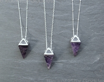 Colar com pedra preciosa ametista, cristal de ametista, colar de ametista em prata, pingente de ametista, joias de ametista, pedra do mês de fevereiro