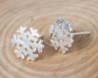 Snowflake Post Earrings, Christmas Snowflake Earrings, Silver Plate Snow Flake Stud Earrings, Silver Snowflake Earrings