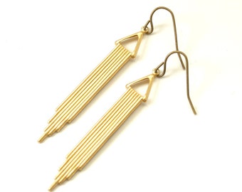 1 pair -Vintage Golden Art Deco Earrings. Flapper Earrings. Roaring 1920's Jewelry, Vintage Style Gold Architectural Empire State Building