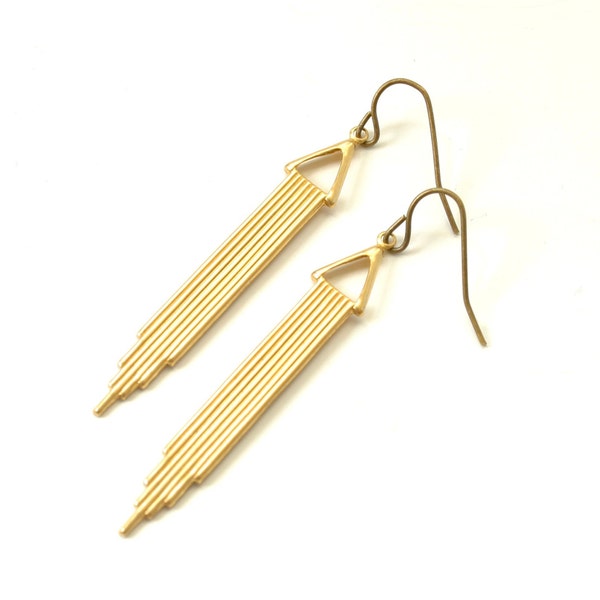 1 pair -Vintage Golden Art Deco Earrings. Flapper Earrings. Roaring 1920's Jewelry, Vintage Style Gold Architectural Empire State Building