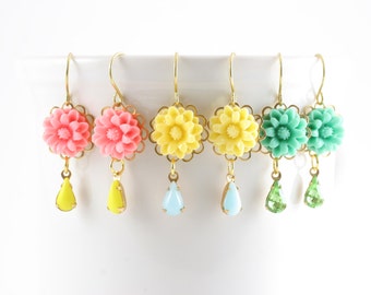 Mum/Dahlia Flower Earrings, Flower Drop Earrings, Retro Flower Earrings, Spring Pastel Flower, Pink, Yellow, Green